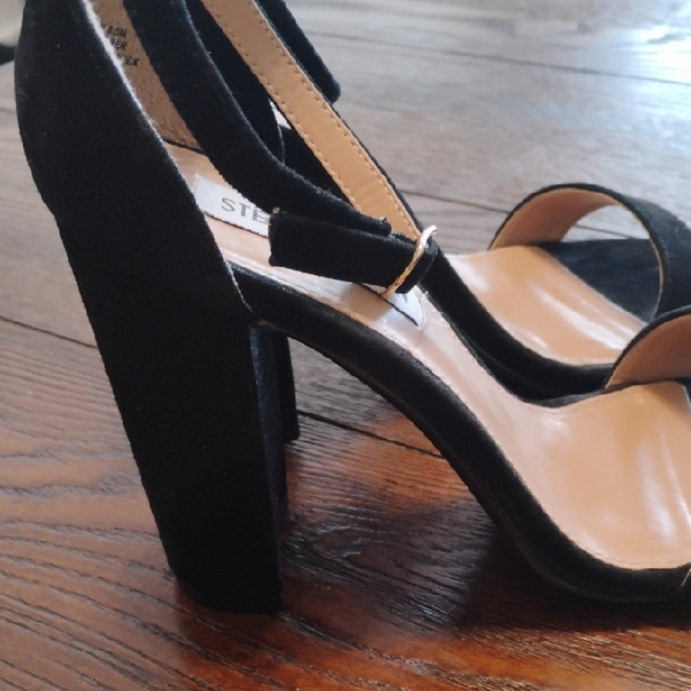 {$20 BUNDLED} STEVE MADDEN Black Leather Suede Ankle Strapped Block Heel Sandals - Picture 7 of 11